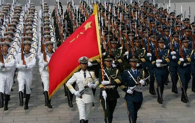 三军仪仗队升国旗，荣耀与力量的展现，三军仪仗队升国旗，荣耀与力量的庄严时刻