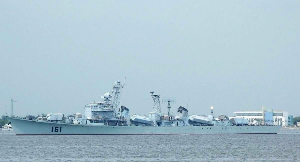 中国海军161号驱逐舰，捍卫海洋权益的钢铁长城，中国海军161号驱逐舰，捍卫海洋权益的坚固堡垒
