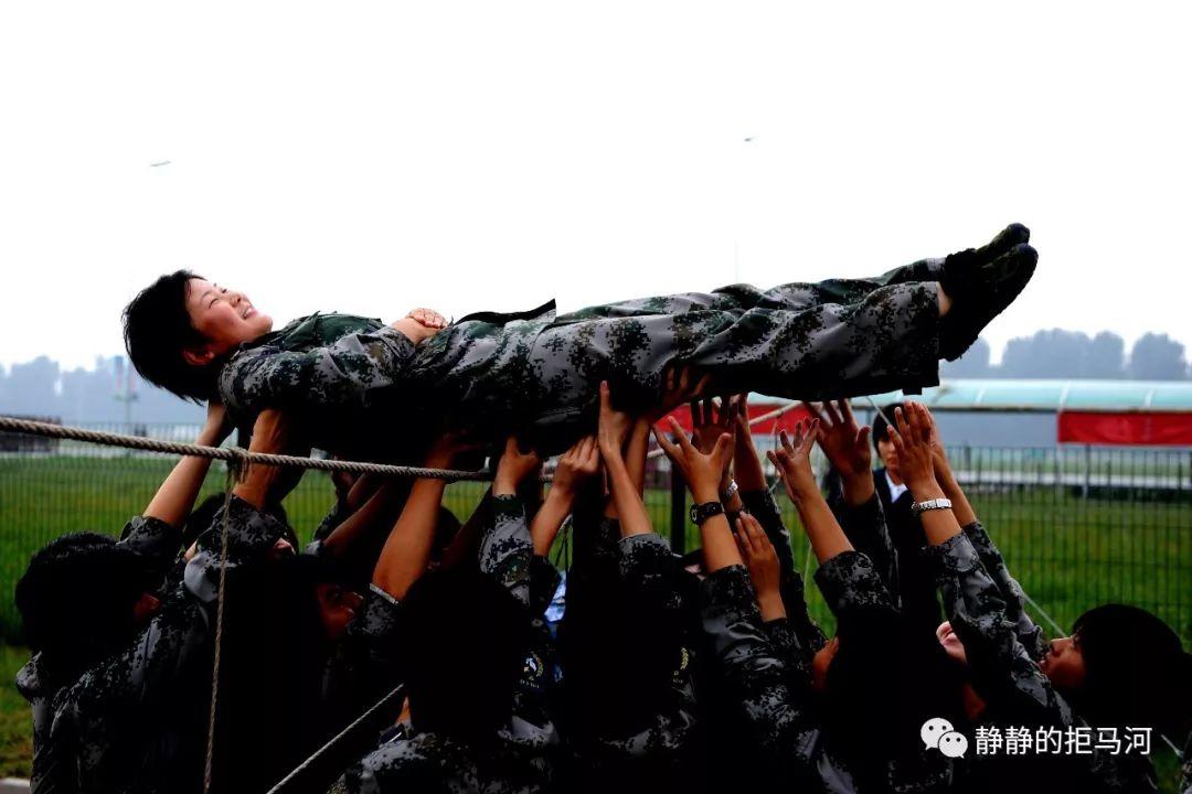 回顾历史，展望未来——2009阅兵仪式精彩视频，回顾与展望，2009阅兵仪式精彩瞬间回顾视频