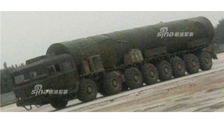 解放军发射东风导弹，东风二十一型导弹的震撼力量与战略意义，解放军东风导弹震撼力量与战略意义，东风二十一型导弹发射揭秘