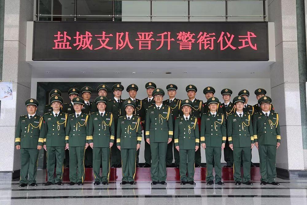 武警军官礼服，荣耀的象征与时代的印记，武警军官礼服，荣耀与时代的象征