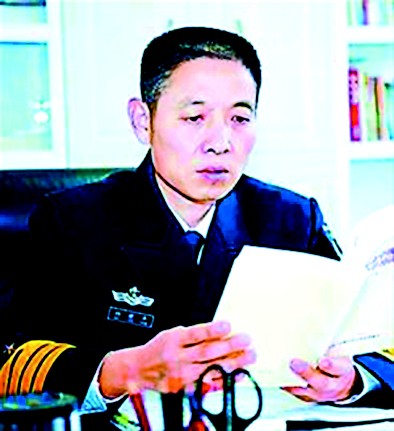 第一任舰长，荣耀与使命的承载者，第一任舰长，荣耀与使命的领航者