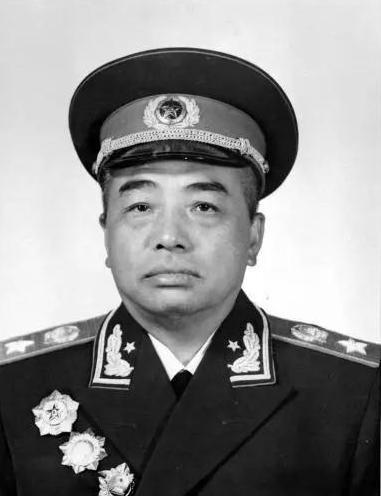 中国人民志愿军在司令兼政治委员彭德怀同志率领下的辉煌历程，彭德怀率领中国人民志愿军辉煌历程回顾