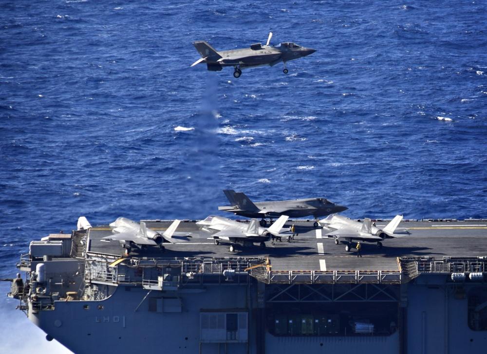 黄蜂级两栖攻击舰与F-35B，现代海军力量的完美结合，黄蜂级两栖攻击舰与F-35B，现代海军力量的巅峰组合