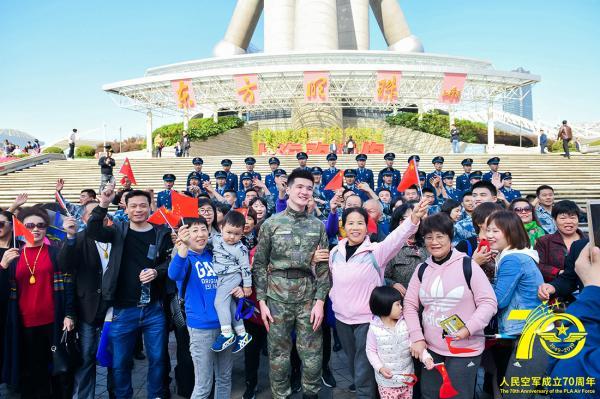 中国空军成立时间与地点，追溯历史，铭记辉煌时刻，中国空军成立史，追溯成立时间与地点，铭记辉煌瞬间