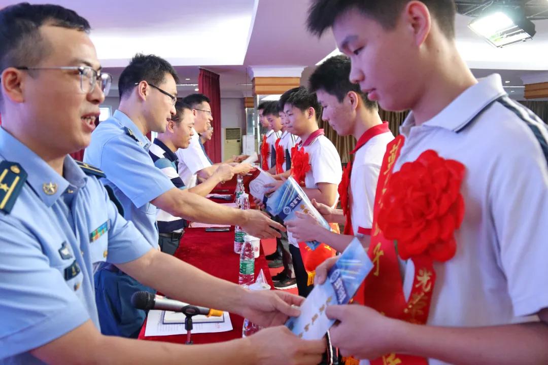 空军航空大学，孕育航空英才的摇篮，未来的无限可能性，空军航空大学，孕育航空英才的摇篮，探索未来无限可能