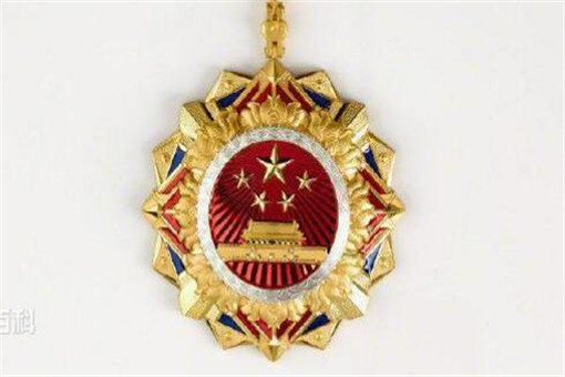 八一勋章与国家津贴，荣誉与待遇的交织，八一勋章与国家津贴，荣誉与待遇的交融之道