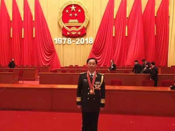 八一勋章，黄金的重量与荣誉的象征，八一勋章，黄金重量背后的荣誉象征