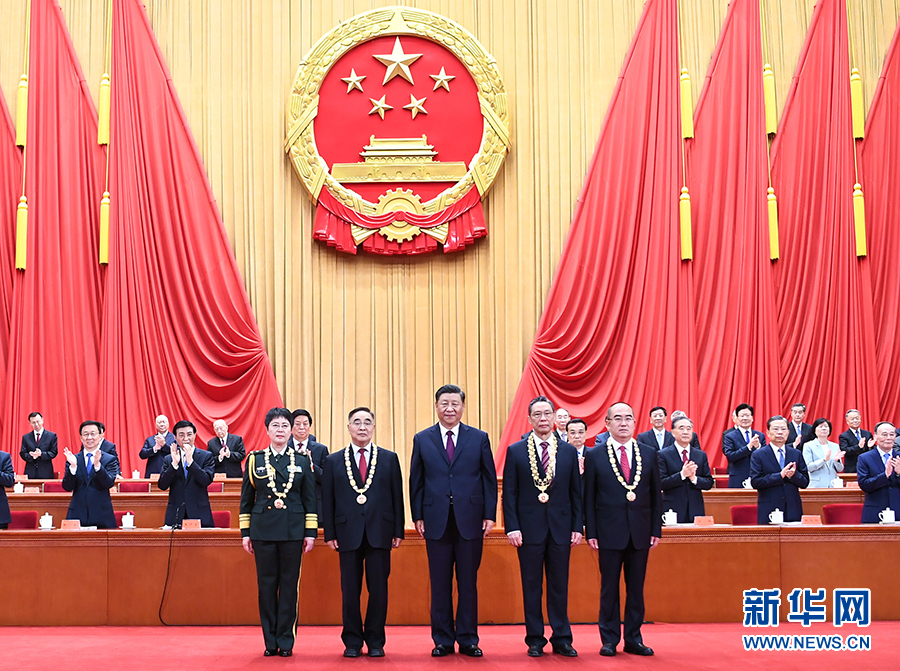 致敬英雄，2022共和国勋章获得者九人风采，致敬英雄！2022共和国勋章获得者九人荣耀风采展现
