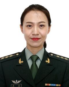 三军仪仗队女兵队长程诚的表演，英勇无畏，尽显巾帼本色，三军仪仗队女兵队长程诚，英勇无畏，巾帼本色闪耀舞台