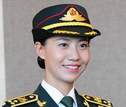 人民解放军仪仗队女兵正面照，荣耀与力量的象征，人民解放军仪仗队女兵，荣耀与力量的正面展现