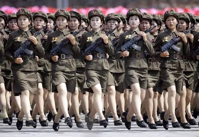 越南女兵大阅兵，展现力量与荣耀，越南女兵大阅兵，力量与荣耀的展现