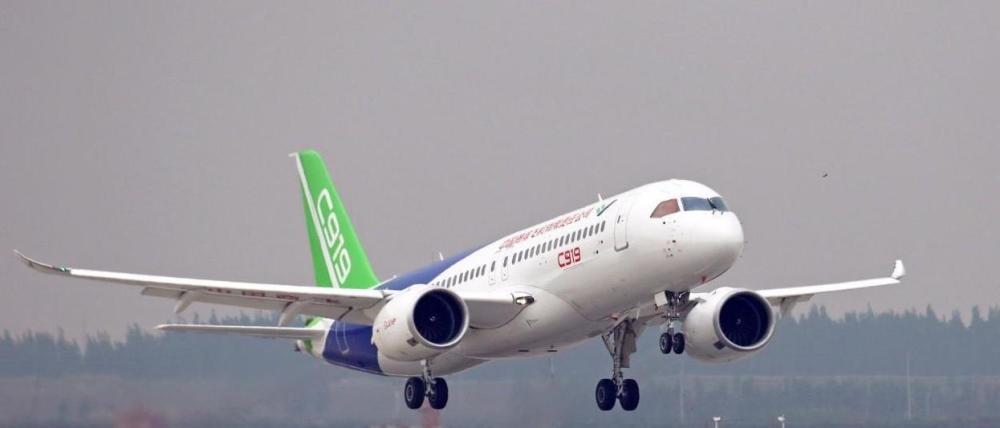 中国空军一号的护航，蓝天之上的荣耀与责任，中国空军一号，蓝天之上的荣耀与责任护航
