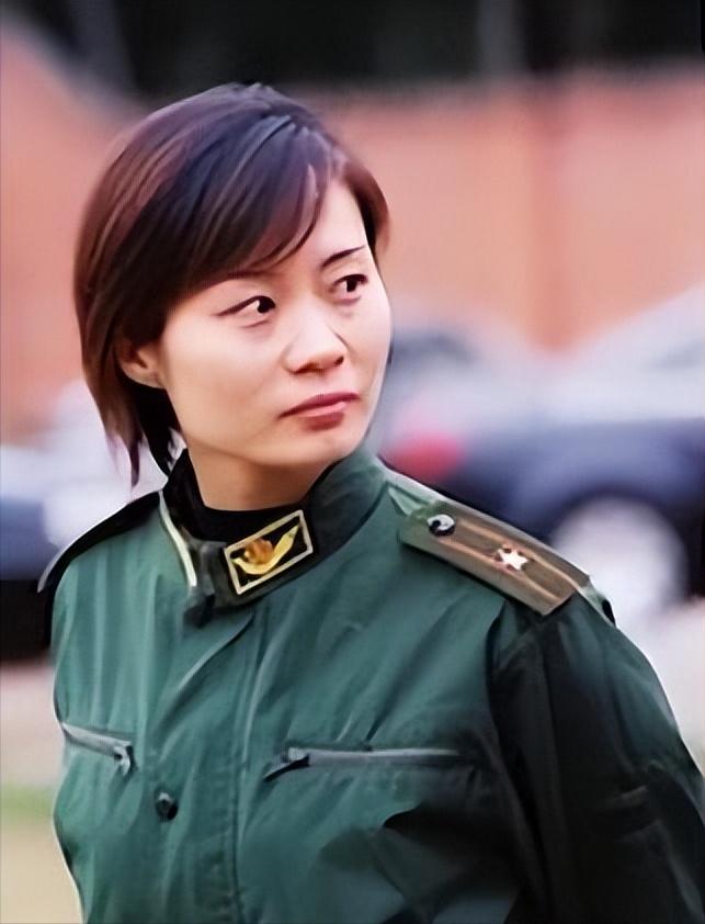 女武警军装照片，荣耀与担当的象征，女武警军装风采，荣耀与担当的象征