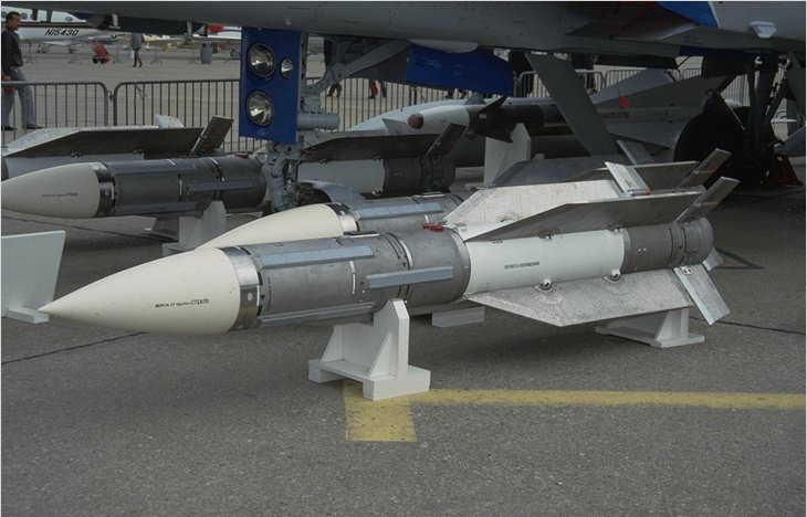 AA-8空空导弹，现代空中作战的尖端利器，AA-8空空导弹，现代空中作战尖端利器