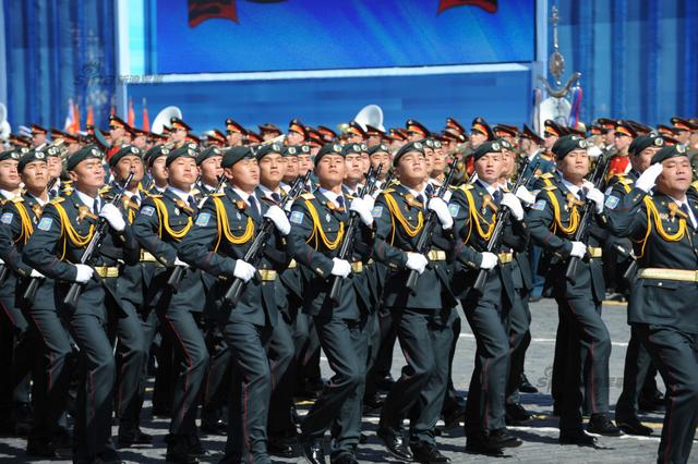 我国仪仗队参加俄罗斯阅兵，展现国威与军威，中国仪仗队参加俄罗斯阅兵，彰显国威军威盛典