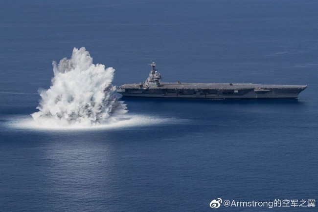福特号航空母舰旁的不幸事件，引爆瞬间与后续调查，福特号航空母舰旁的不幸事件，瞬间引爆与后续调查揭秘