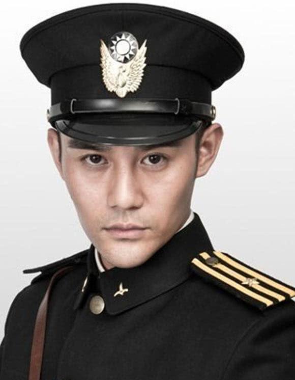 军装图片男，荣耀与力量的象征，军装图片男，荣耀与力量的象征风采展