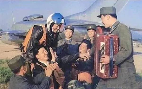 朝鲜新型战机，揭示未来空中力量的新篇章，朝鲜新型战机揭示未来空中力量的飞跃发展