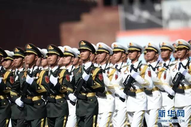 阅兵式中的三军仪仗队，一幅幅生动的图片故事，阅兵式中的三军仪仗队，生动图片故事展现荣耀瞬间