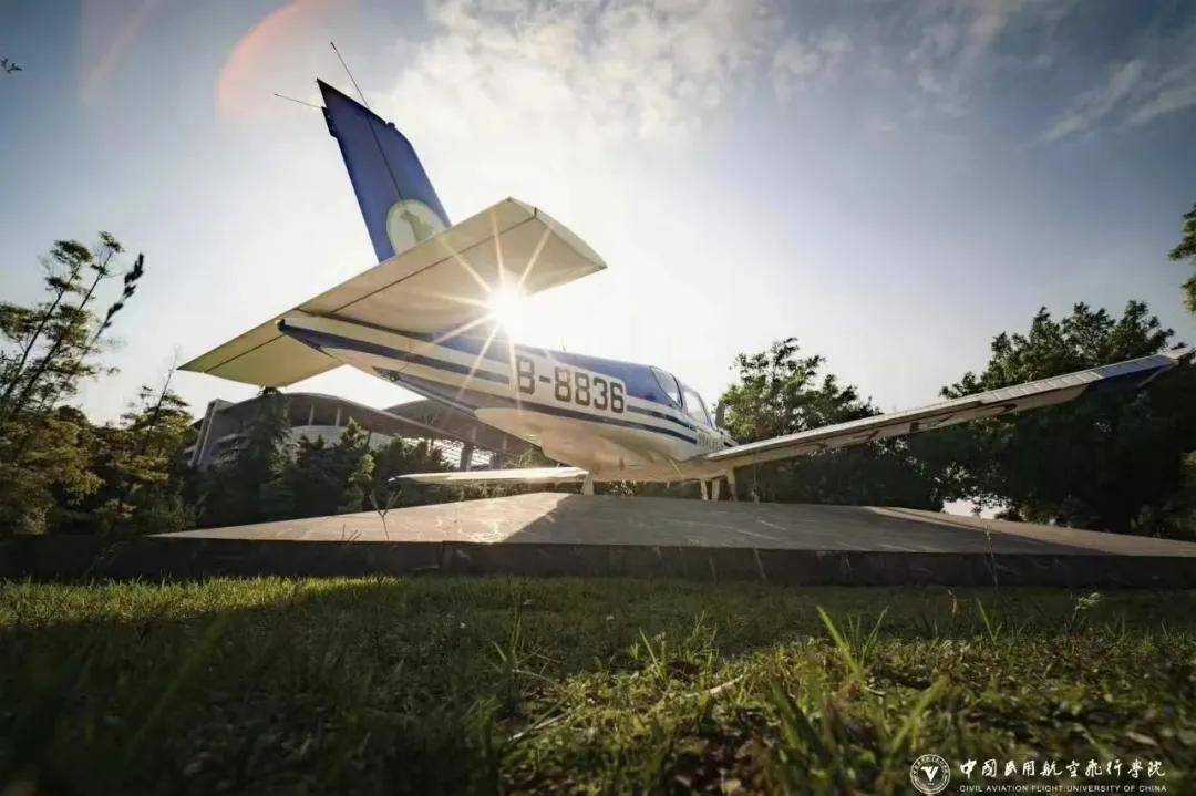 中国民用航空飞行学院官网招生网，探索航空梦想的起点，中国民用航空飞行学院官网招生网，航空梦想的启航之地
