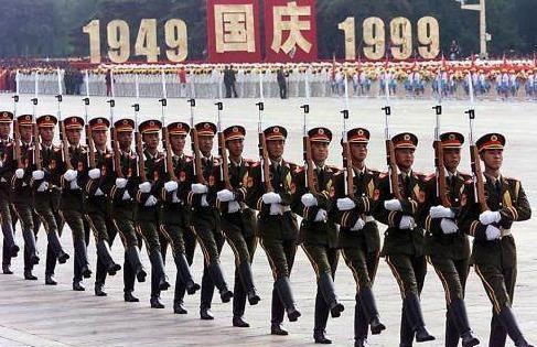 七十周年大阅兵总指挥，荣耀与担当，七十周年大阅兵总指挥，荣耀与担当的诠释者