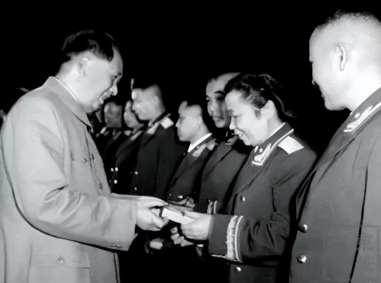共和国将军，荣耀与担当的象征，共和国将军，荣耀担当的象征