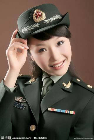 中国女兵最漂亮的照片大全——展现飒爽英姿与坚韧之美，中国女兵飒爽英姿与坚韧之美的照片集锦