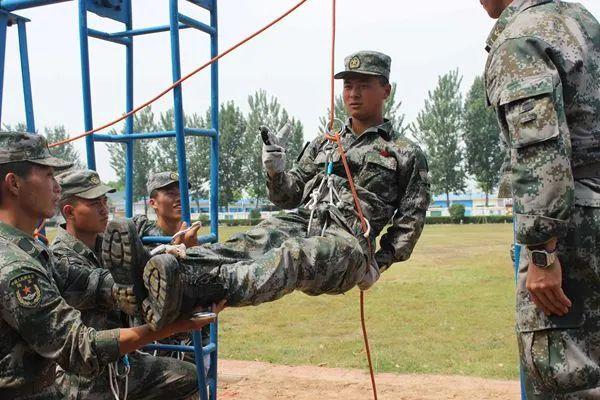 关于朱日和阅兵的历史回顾与深度解析，一场盛大的军事仪式背后的故事（附阅兵时长解析），朱日和阅兵，历史回顾与深度解析，军事仪式的背后故事及阅兵时长解析