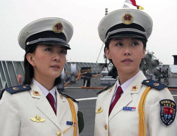 中国女兵的图片大全，展现飒爽英姿与不屈精神，中国女兵风采，飒爽英姿与不屈精神图片大全集