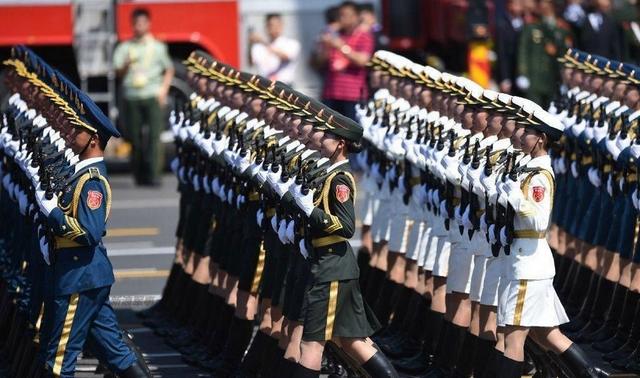 女兵部队阅兵，展现力量与荣耀，女兵部队阅兵，力量与荣耀的展现