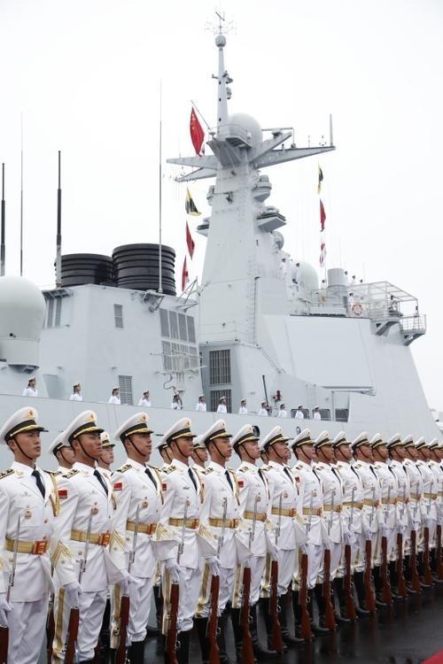 中国航母下饺子，速度与力量的象征，中国航母建设，速度与力量的象征