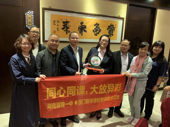 澳门一码一肖一特一中直播结果，揭秘彩票背后的故事，澳门彩票直播揭秘，一码一肖一特一中背后的故事