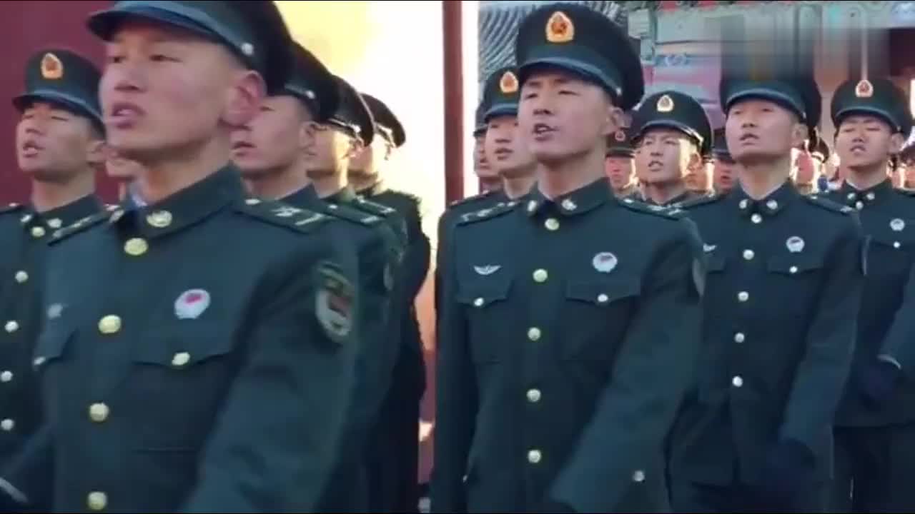 祖国不会忘记，三军仪仗队视频所展现的荣耀与力量，三军仪仗队展现荣耀与力量，祖国铭记在心！