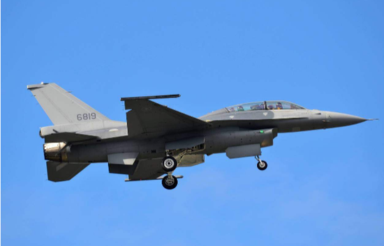 探究F-16V与歼-20，两种战斗机的比较与探讨，F-16V与歼-20战斗机，比较与探讨
