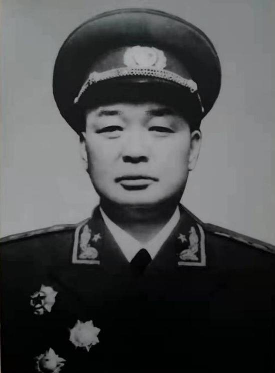 关于38集团军军长的级别与职责，揭秘，38集团军军长的级别与职责解析