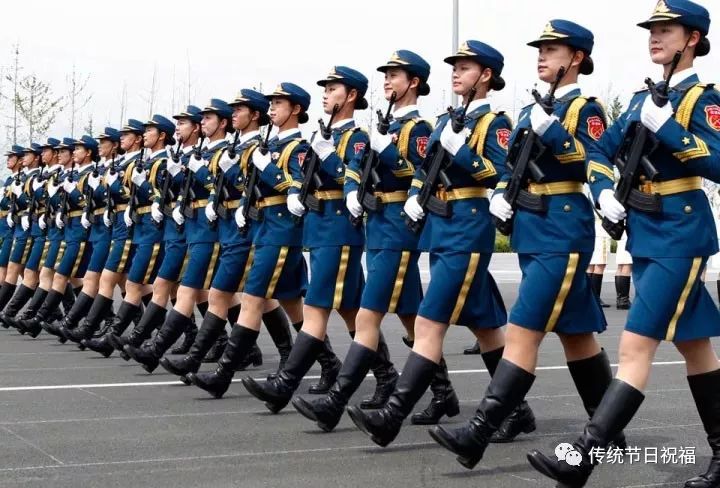 中国女兵，早上好，美丽的图片展现坚韧的力量，中国女兵，坚韧之美的力量展现