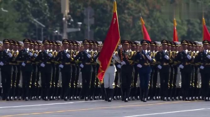 2019阅兵式中的三军仪仗队，荣耀与力量的展现，荣耀与力量的展现，2019阅兵式中的三军仪仗队风采
