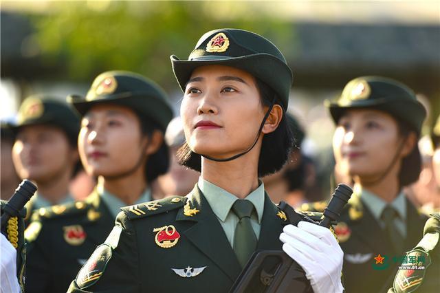中国女兵视频大全，荣耀与力量，中国女兵的荣耀与力量，视频集锦