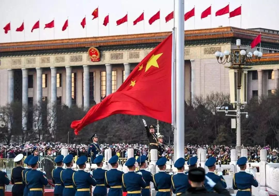 2015年阅兵升旗仪式完整视频，展现国家力量与荣耀，「阅兵升旗仪式全程回顾，展现国家力量与荣耀的2015年盛事」