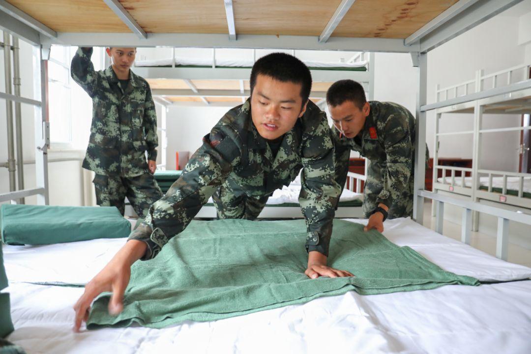 中国人民武装警察部队宣传片，荣耀与担当，中国人民武装警察部队宣传片，荣耀与担当的壮丽篇章