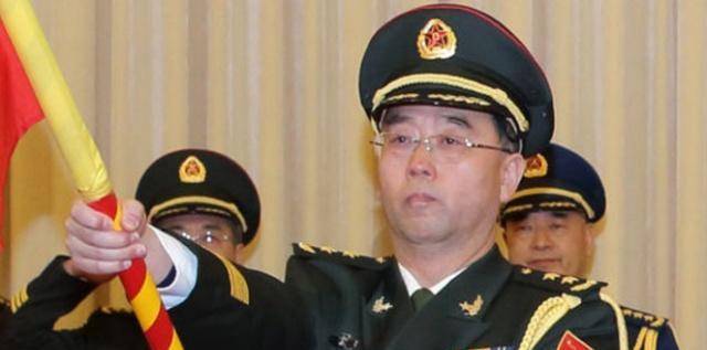 集团军参谋长军衔，职责、等级与军事地位，集团军参谋长军衔及职责概述，等级与军事地位解析