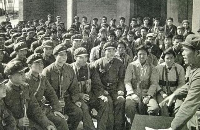 八一勋章与特等功，荣誉之巅的较量，八一勋章与特等功，荣誉之巅的荣光时刻