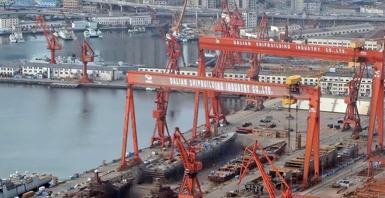 大连号051导弹驱逐舰，中国海军的骄傲，中国海军的骄傲，大连号051导弹驱逐舰