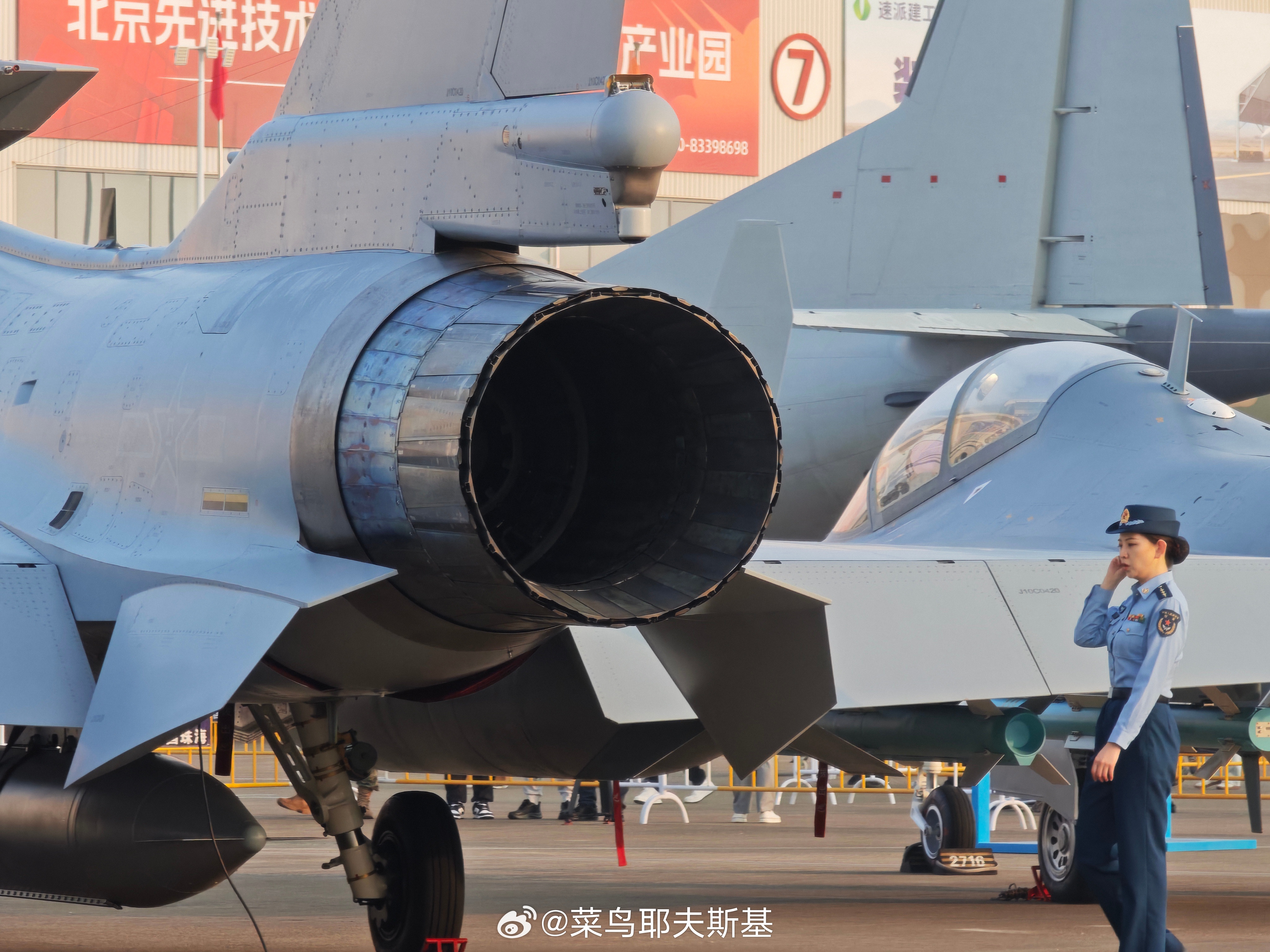 歼-10战斗机配置深度解析，歼-10战斗机深度配置解析