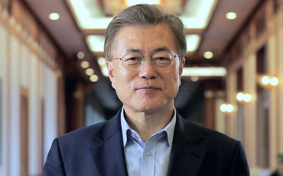文在寅就李在明遇袭事件发声，坚定捍卫民主价值，呼吁社会和谐稳定，文在寅就李在明遇袭事件发声，捍卫民主价值，呼吁社会和谐稳定，强调团结应对挑战