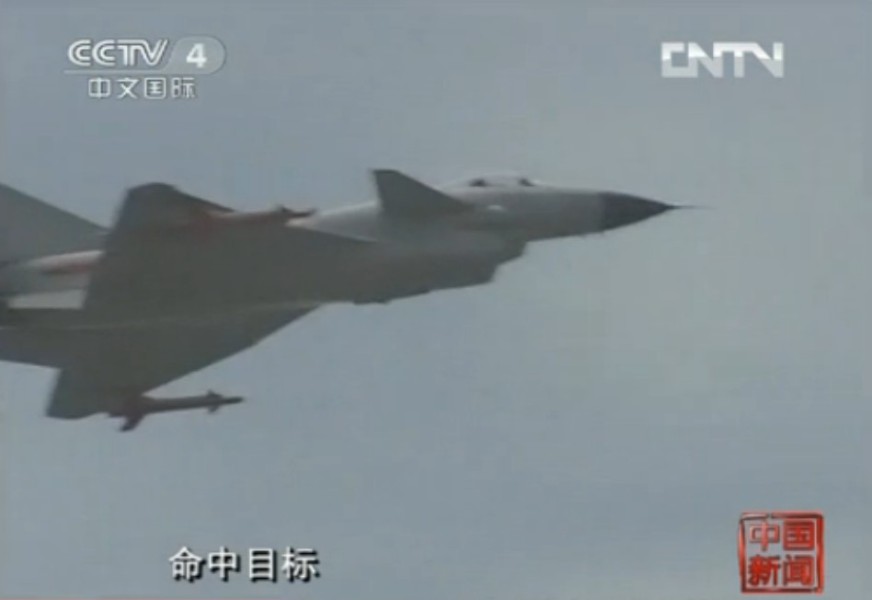 中国歼击机女飞行员现役，突破天际的英勇之翼，中国歼击机女飞行员，英勇之翼突破天际