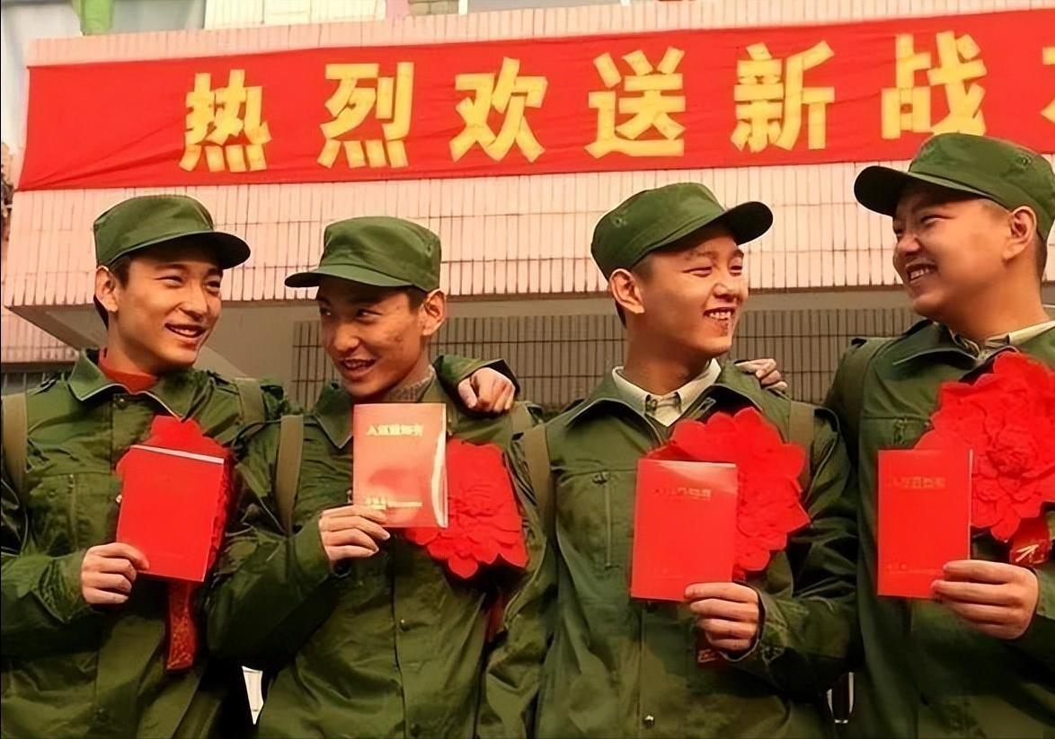 集团军长与普通军长，职责、角色与军事领导力之比较，集团军长与普通军长，职责、角色与军事领导力的对比研究