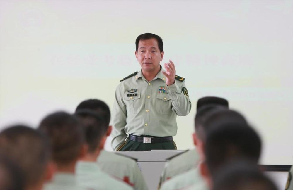 丁晓兵少将视察柳州支队，深化军事改革，强化部队战斗力，丁晓兵少将视察柳州支队，深化军事改革，提升部队战斗力