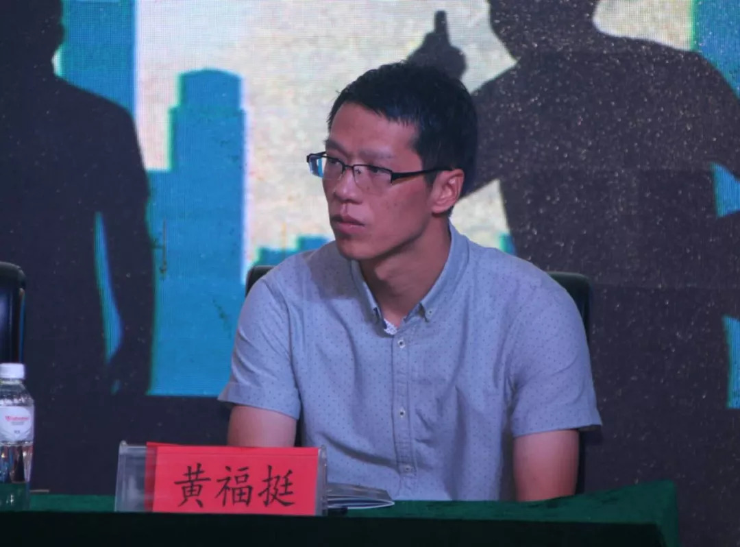 王卓平，一位引领时代的杰出人物，王卓平，时代引领者的杰出风采